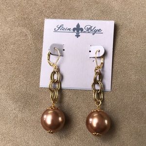 NWT drop earrings